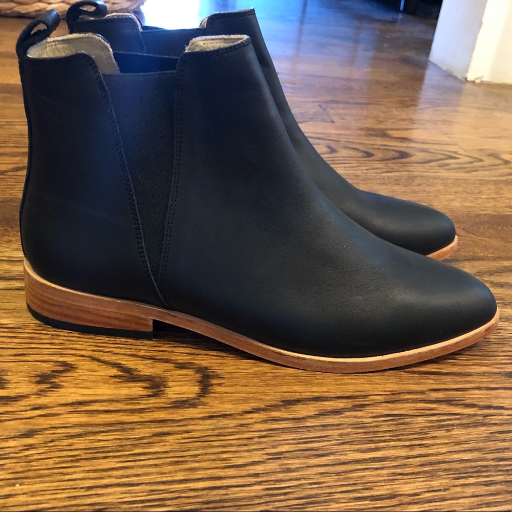 Nisolo Black Chelsea Boots